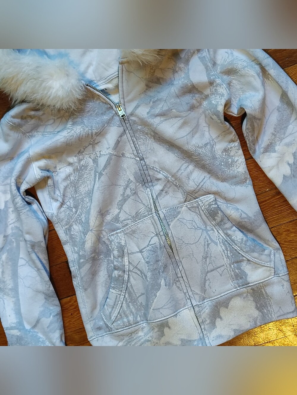 HOLLISTER Women's Feel Good Camo Hoodie Faux Fur Hooded Sweatshirt Jacket XS - Picture 4 of 11